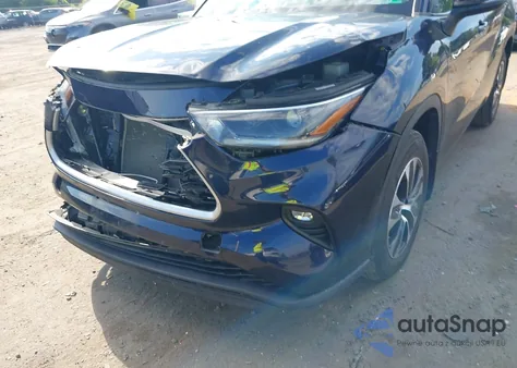 2021 Toyota Highlander Xle z USA, uszkodzony, nr VIN 5TDGZRBH2MS557703